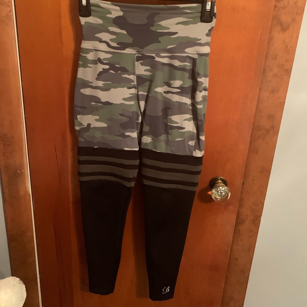 Bombshell sportswear  CAMO leggings